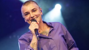 Murió Sinéad O’Connor, la cantante irlandesa conocida por el tema «Nothing Compares 2 U»