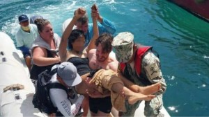 Feroz ataque de un tiburón a una turista norteamericana en las Islas Galápagos