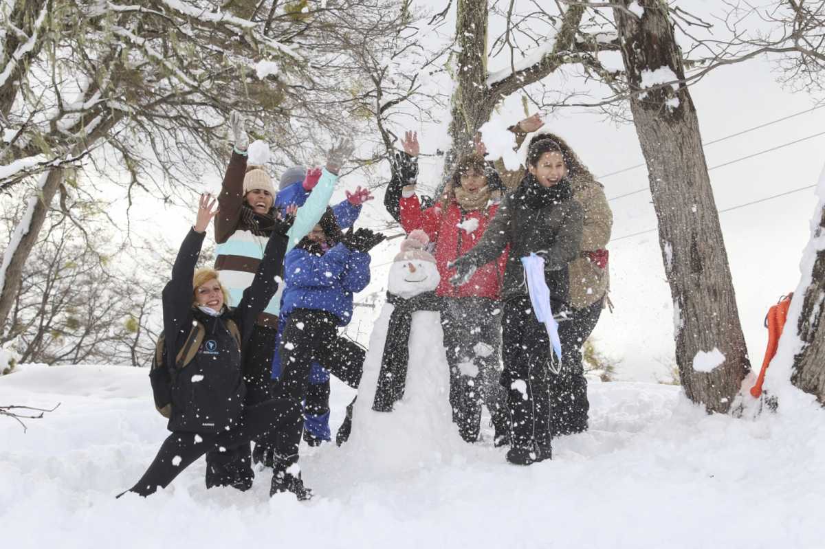 Los parques de nieve resultan ideales para disfrutar en familia. Foto: C4 (@c4parquedenieve) 