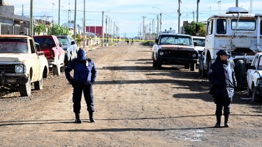 Los tiroteos del martes a la noche se escucharon también desde barrios aledaños. Una de las balas de ese tiroteo dio en Jonathan Caracciolo, que fue a comprar pan para la cena. Foto: Marcelo Ochoa