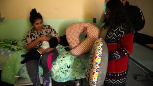Voluntarios de Viedma entregan ropa y juguetes en el hospital Zatti