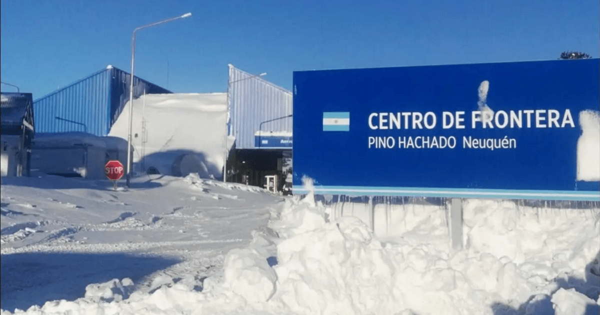 Pino Hachado closed all day Sunday due to snow in Neuquén