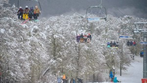 Mirá qué belleza la nevada en Chapelco: el finde largo promete ser una fiesta de esquí