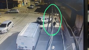 Video: un policía mató a un delincuente en medio de un robo a una familia en La Matanza