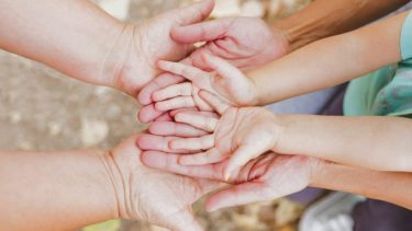 Buscan familias que deseen adoptar niños en Neuquén(Foto: archivo)