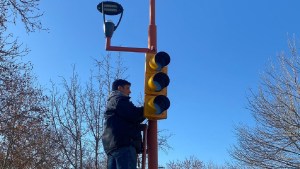 La Alem tendrá nuevos semáforos en Cipolletti: cuándo comienzan a funcionar