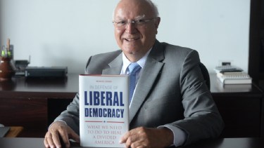 Manuel Hinds, el "padre de la dolarización" en Ecuador. Foto: Gentileza Lissette Monterrosa.