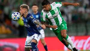 Racing cometió errores, zafó con dos penales y cayó 4-2 ante Nacional, por la Copa Libertadores