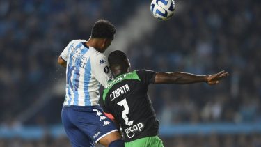 Roger Martinez metió un perfecto cabezazo para el 1-0. (AP)