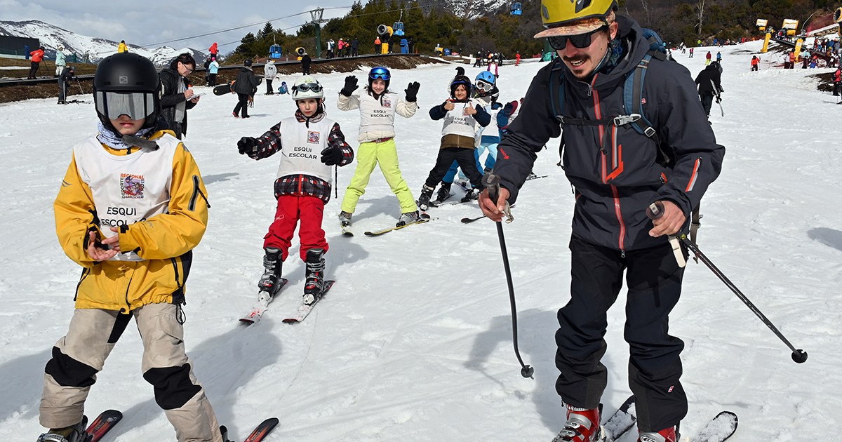 El programa de esquí escolar entró en zona de riesgo y ya hay revuelo en Bariloche thumbnail