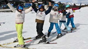 La pasión de un programa que enseña a esquiar a chicos de escuelas públicas de Bariloche