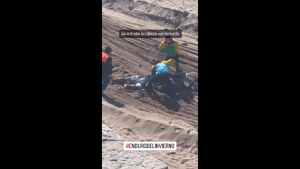 Video| Un piloto quedó con la cabeza atrapada en una rueda durante una carrera en Mar del Plata