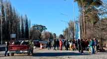 Imagen de Levantaron los cortes de Tercer Puente y de Ruta 51 por mejoras laborales y tierras, en Neuquén