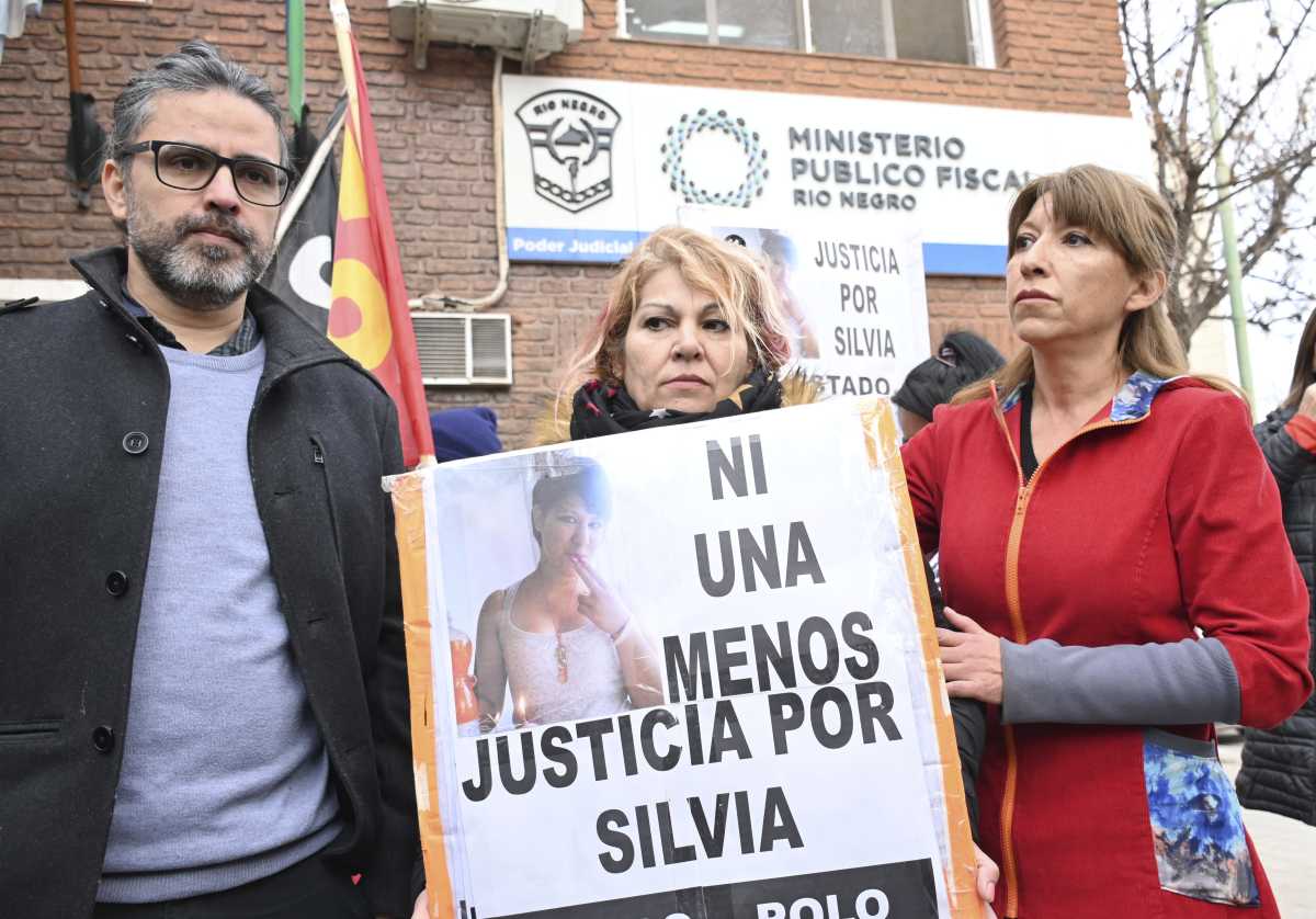 Flavia, la mamá de Silvia llamó a marchar para pedir justicia, a un mes del femicidio. Foto: Archivo (Florencia Salto).