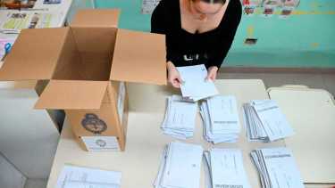 El "voto en blanco" es legítimo y se lo considera así cuando el sobre está vacío o contiene un trozo de papel de cualquier color sin ninguna inscripción. Foto Florencia Salto. 