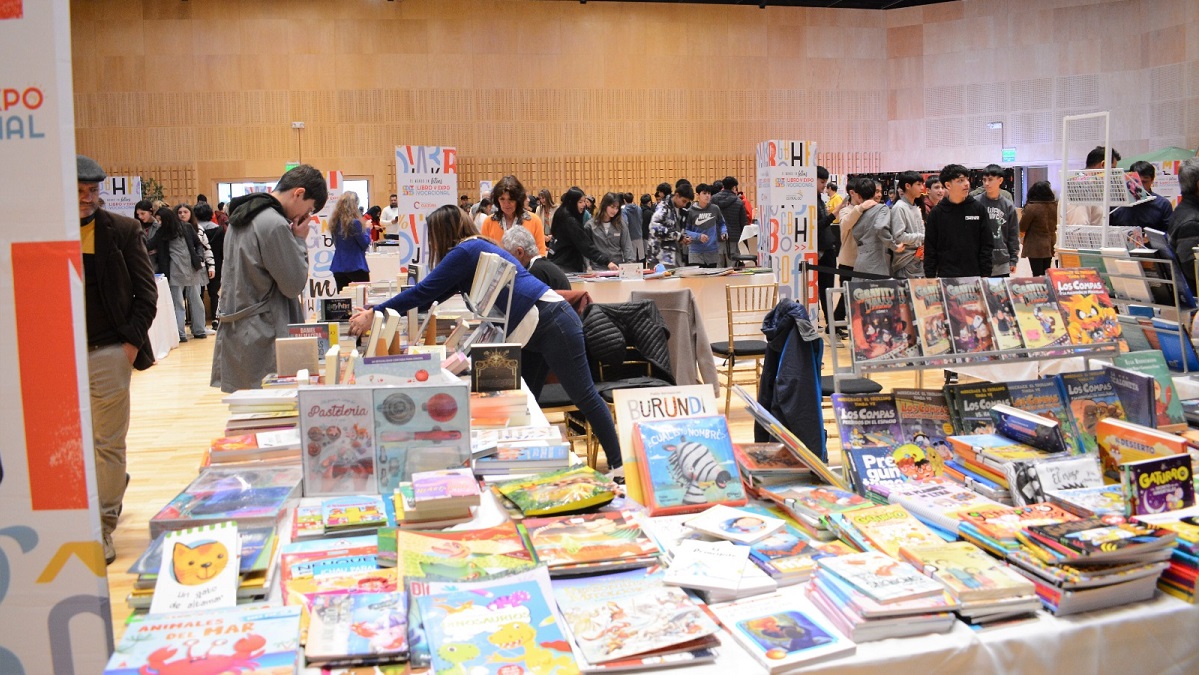 Actividades en la Feria del Libro de Cutral Co: charlas y propuestas artísticas