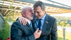 Massa viajó a Brasil: reunión con Lula, BRICS y acuerdos para pagar las importaciones con swap chino