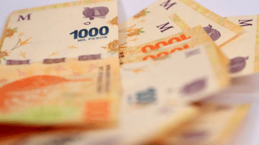 "Recomendar no renovar los depósitos no hace otra cosa que generar preocupación en un sector de la población. La carrera a la presidencia debe basarse en las competencias de ideas y capacidad de implementación de las mismas", indicó un comunicado con las firmas de las asociaciones de Bancos Argentinos (Adeba), de Bancos Públicos y Privados de la República Argentina (Abappra), de la Banca Especializada (ABE) y de Bancos Argentinos (ABA).
