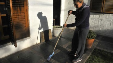 Las empleadas domésticas pueden cobrar dos adicionales que mejoran las condiciones salariales.-