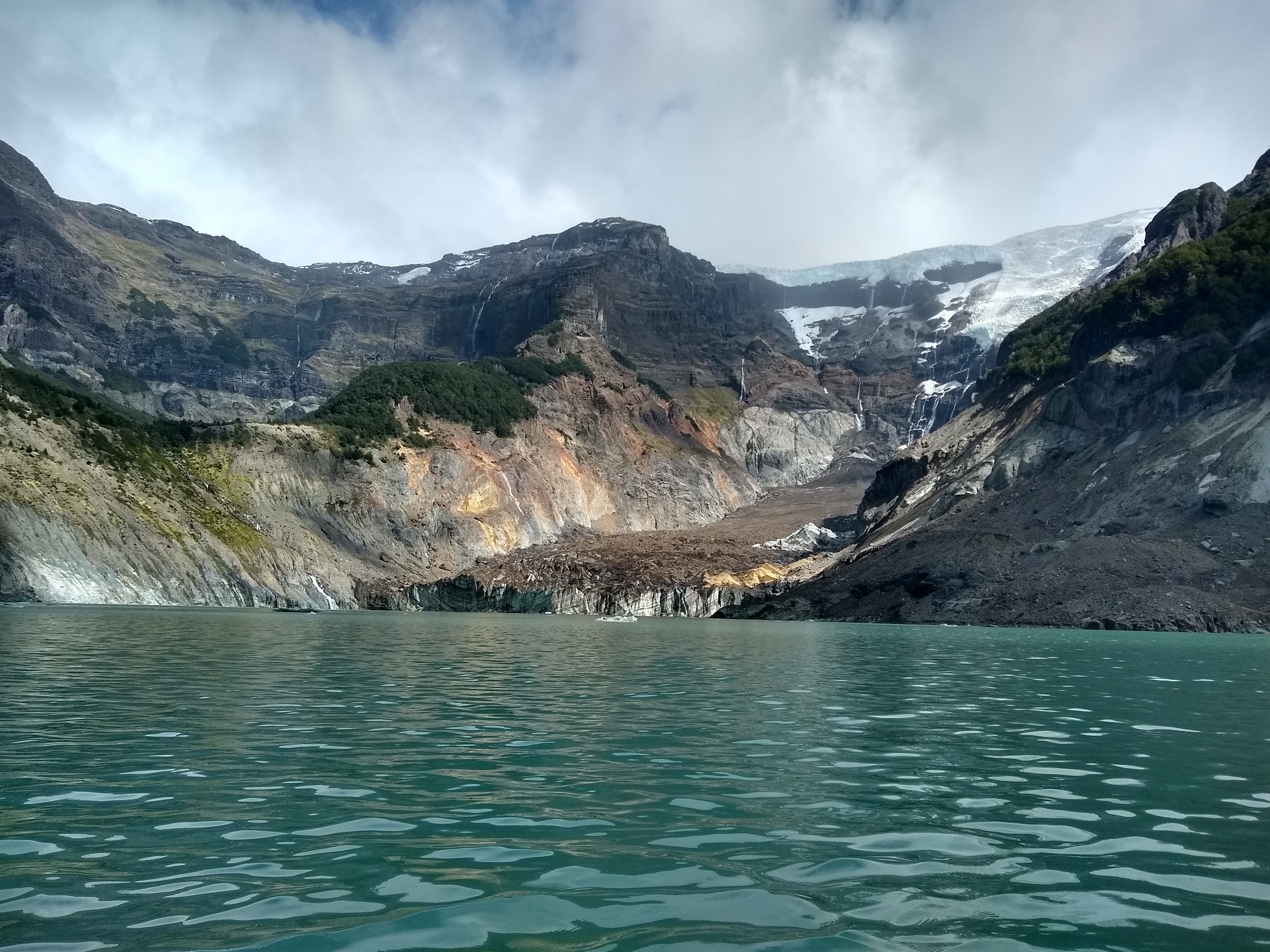 El derretimiento del glaciar Ventisquero Negro es un efecto del calentamiento de las temperaturas promedio del planeta. Foto: gentileza