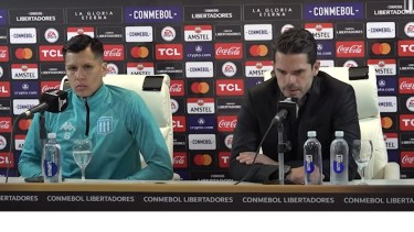 Tras la eliminación, Fernando Gago brindó una conferencia de prensa junto a Leonardo Sigali.