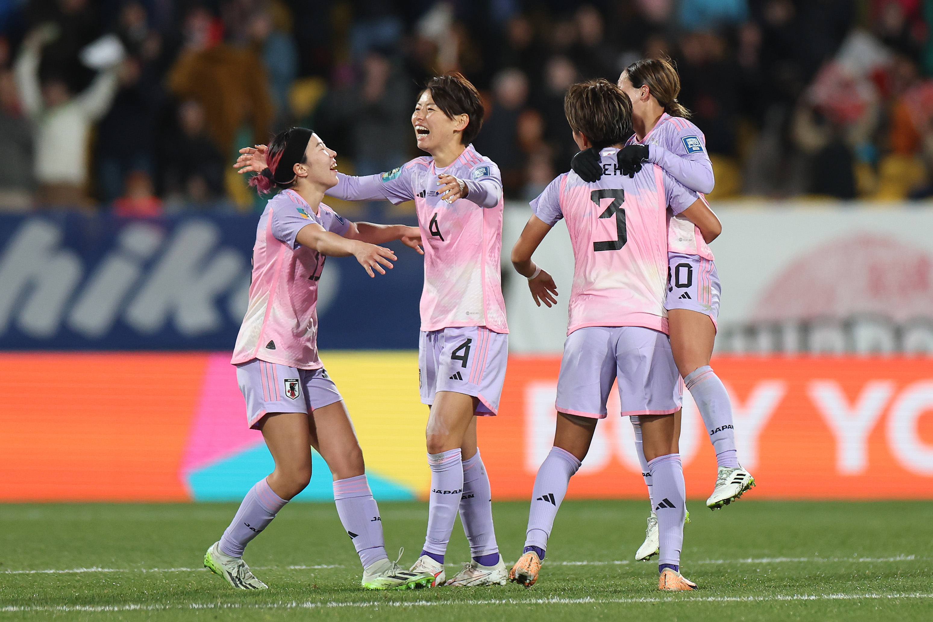 Japón venció a Noruega por 3-1 en el Sky Stadium.