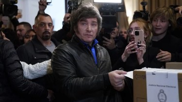 Javier Milei votó este domingo en las elecciones PASO 2023.-