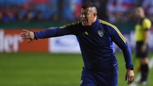 Almirón viajará con 30 jugadores a Brasil para la revancha de la Copa Libertadores