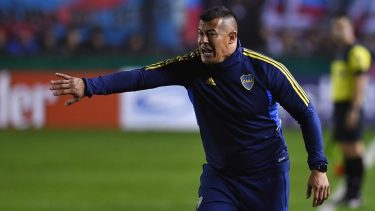 Almirón aseguró que el sábado jugará con su equipo titular.