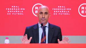 Rubiales seguirá al frente de la Real Federación Española de Fútbol: «¡No voy a dimitir!»
