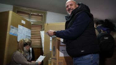 Sergio Capozzi, precandidato a diputado por Río Negro, pidió que la en Bariloche, gente vaya a votar. Foto: Marcelo Martinez