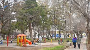 Balnearios, plazas y parques: los nuevos espacios donde estará prohibido fumar en Neuquén