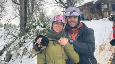 Nicole Neumann y Manu Urcera compartieron unas tiernas vacaciones en el cerro Chapelco, de San Martín de los Andes.-