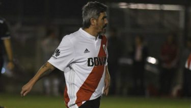 El ídolo riverplatense será parte del ciclo Vértices.