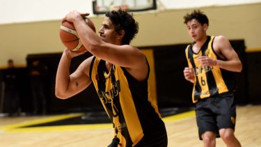 Pacífico visita a Centro Español en la previa del clásico del próximo domingo.