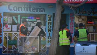 Tres adolescentes se pelearon en pleno centro de Roca y una madre intervino