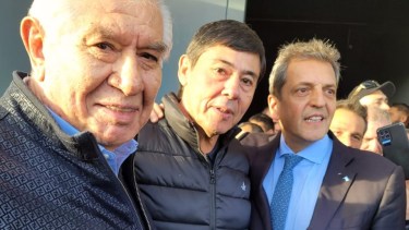 Guillermo Pereyra y Marcelo Rucci tuvieron su selfie con Sergio Massa en el acto de la CGT (Gentileza).