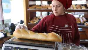 El Gobierno logra acuerdo para congelar el precio del pan hasta octubre