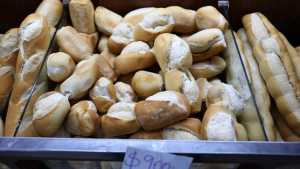 Acuerdan precio máximo del pan para septiembre y octubre, por la escalada de la inflación