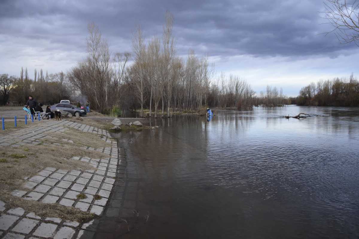 El caudal del río Negro aumentó con las lluvias. Foto: Andrés Maripe (archivo)