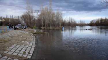 El caudal del río Negro aumentó con las lluvias. Foto: Andrés Maripe (archivo)