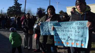 Desesperado reclamo por niños con autismo y TDAH en Roca: «Somos papás desbordados»
