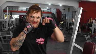 “Siempre voy al frente, con fuerzo y con confianza”, contó la Alejandra quien se impuso ese apodo en honor a “Locomotora” Castro. Foto: Juan Thomes