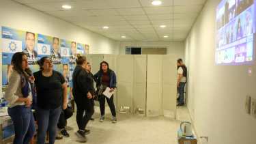 El bunker de Unión por la Patria de Roca, en Río Negro. Foto: Juan Thomes