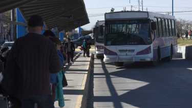 Boleto en Roca: la suba del 213% se aplicaría el viernes, pero abren una puerta para revisar números