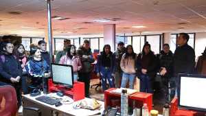 Estudiantes de Huergo llegaron a Roca y visitaron el diario RÍO NEGRO