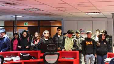 Los estudiantes recorrieron las instalaciones del diario RÍO NEGRO. foto: Juan Thomes.