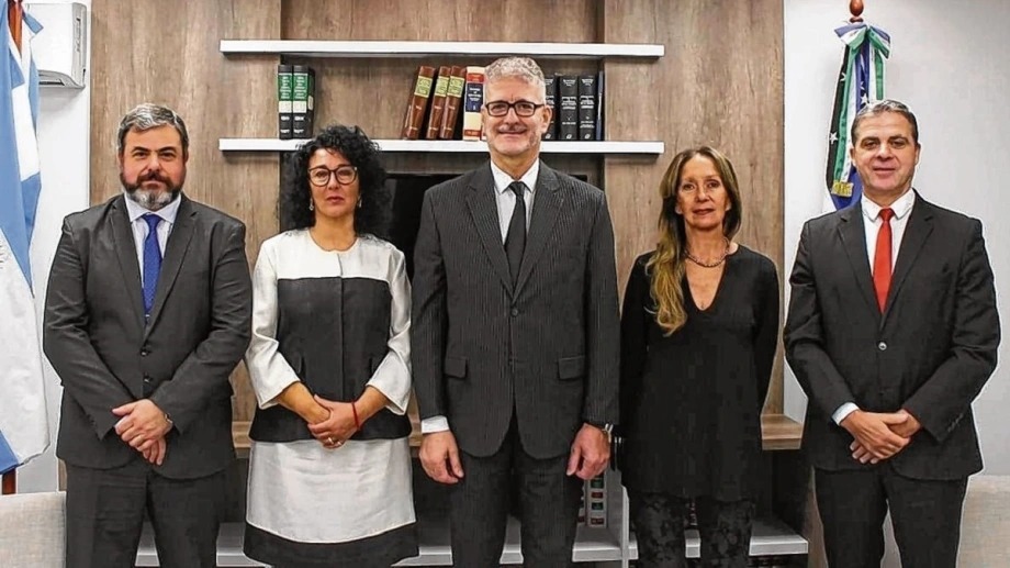 Los cinco miembros del STJ:  Sergio Ceci, Cecilia Criado, Sergio Barotto, Liliana Piccinini y Ricardo Apcarian.
