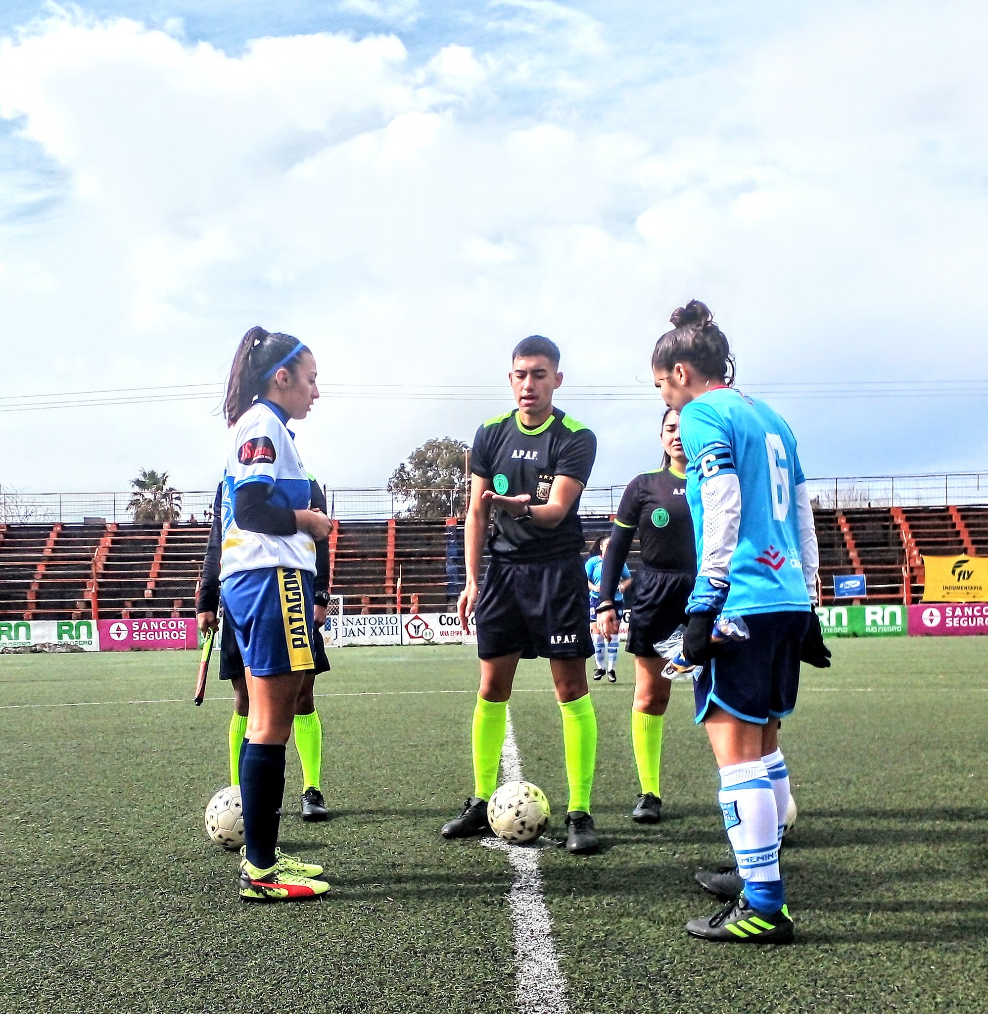 Las Leonas vencieron por 3-0 a Peña Azul y Oro. (Foto: Elio Gastón Díaz).