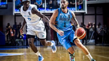 Argentina tuvo un buen inicio pero no alcanzó y esta noche deberá ganarle a Cuba.